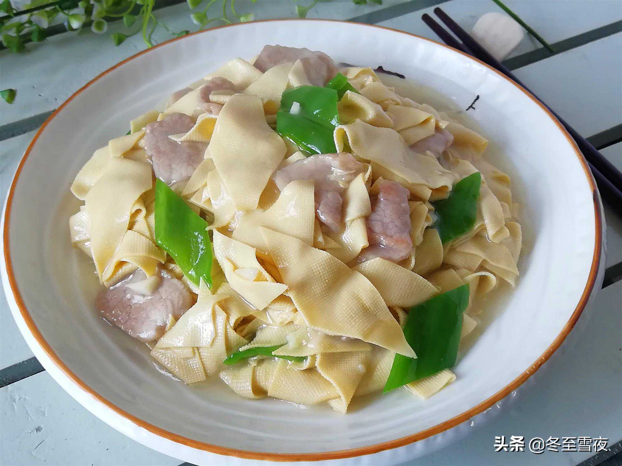 教你在家做东北尖椒干豆腐的正确做法，干豆腐不碎不硬，口感滑嫩