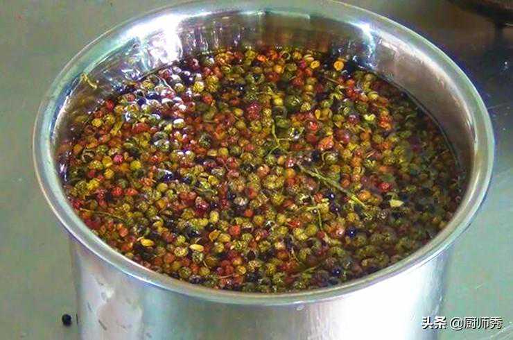 鹏厨教你在家做花椒油，制作简单，椒香浓郁，做好以后随用随取