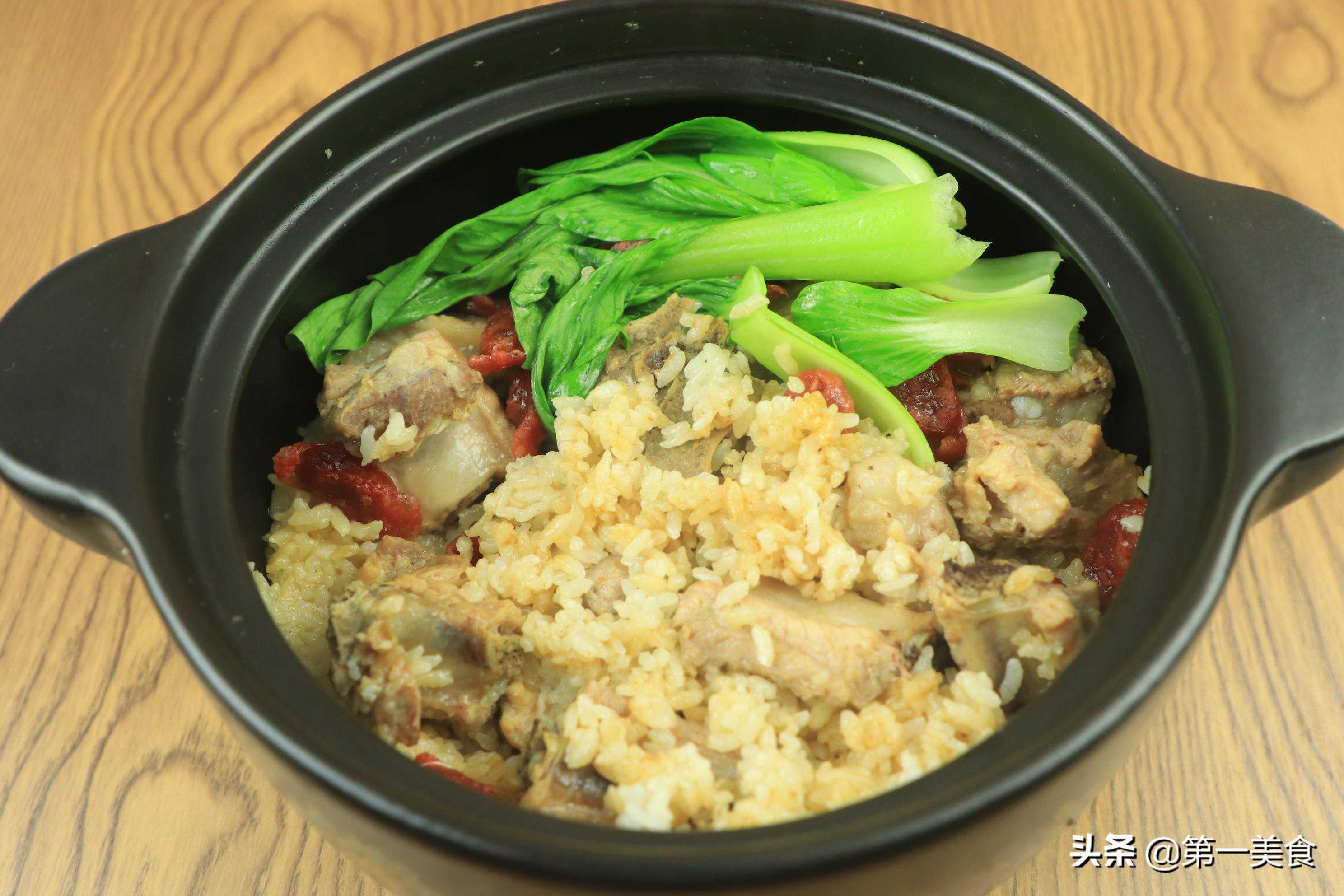 煲仔饭在家怎么做，从选材到烹饪步骤很详细，味道不比饭店的差