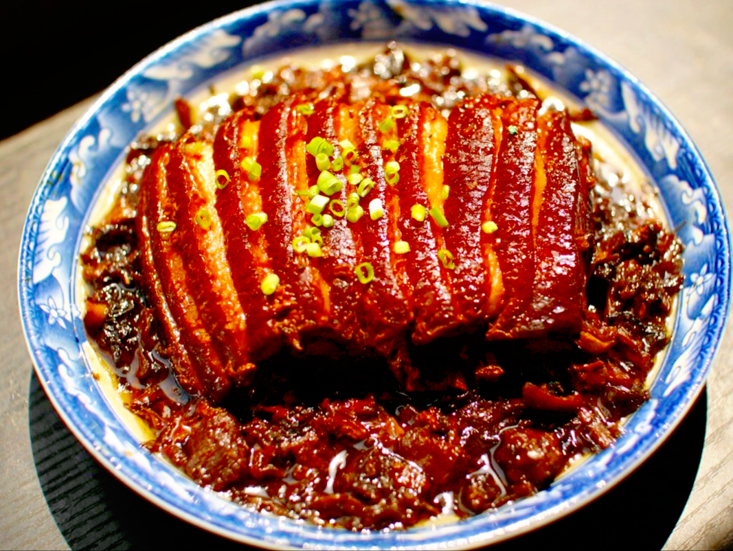 想吃扣肉不用买，教你在家自己做，秘制酱料配方，软烂鲜香不油腻