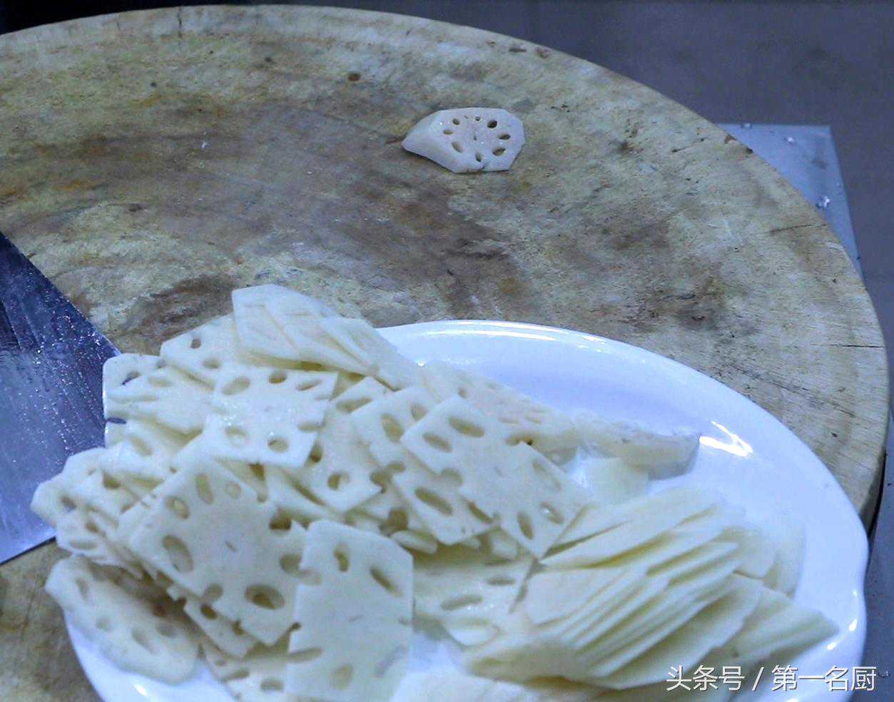 这才是凉拌莲藕家常做法，清脆爽口，营养美味，是下酒的一道好菜