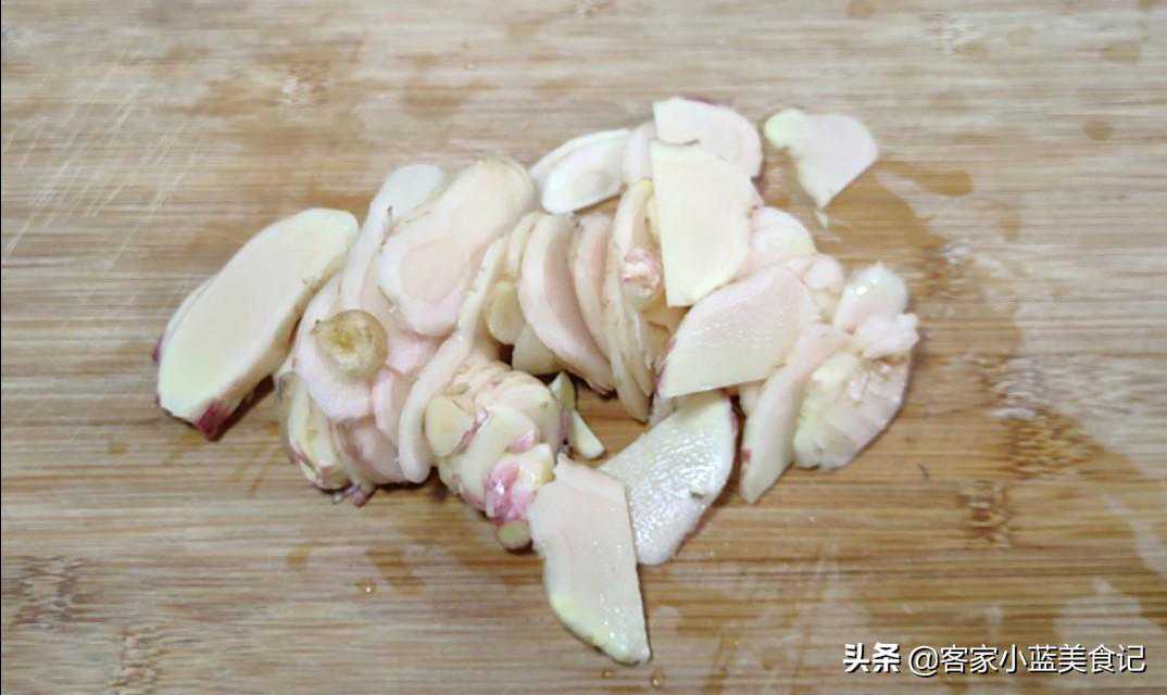 醋泡姜很多人直接泡，这才是正确泡法，好吃又不辣，做法简单详细