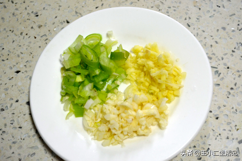 你吃过“滑肉汤”吗？这样做，汤鲜肉滑Q弹，勾起童年的回忆