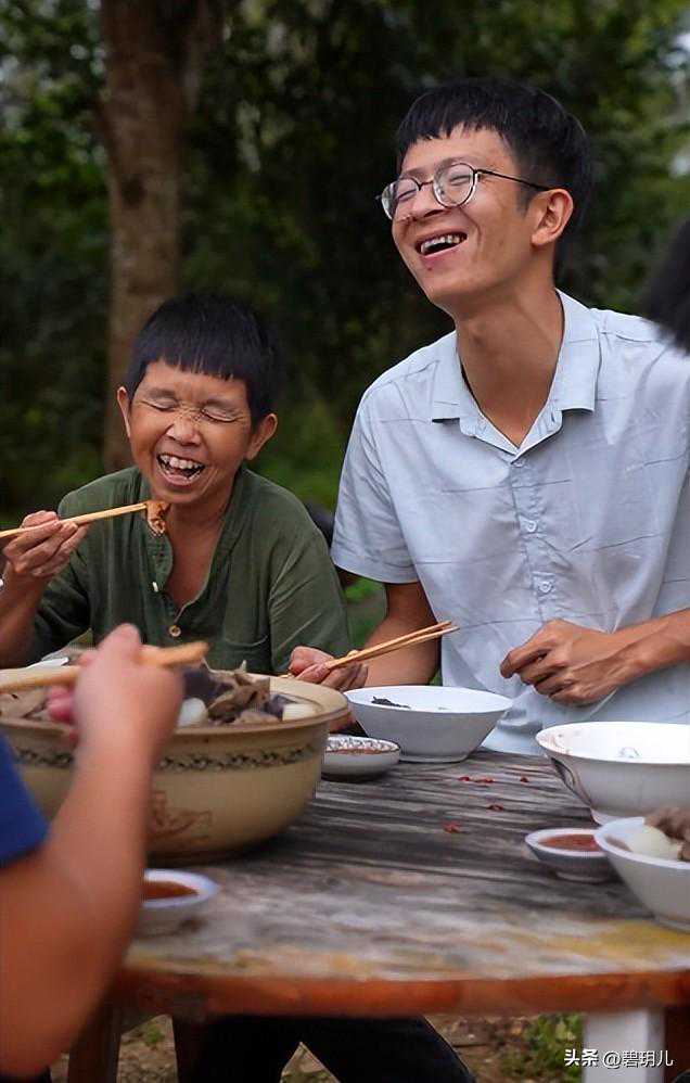 广西网红康仔农人，身高差50公分，年龄相差15岁，却成了最佳组合