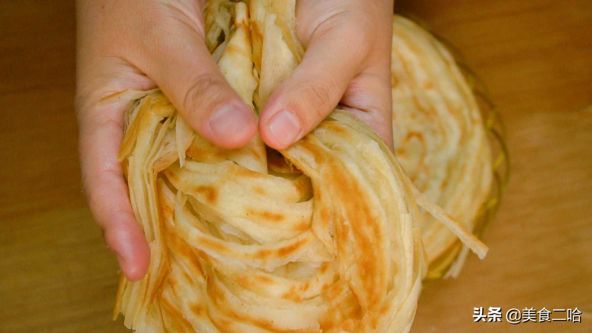 家常烙饼最简单做法，做法全程详细讲解，保证个个柔软又起层，香