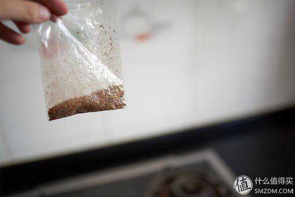 80岁奶奶用这土方子腌咸鸭蛋，不咸还流油，一学就会，超下饭