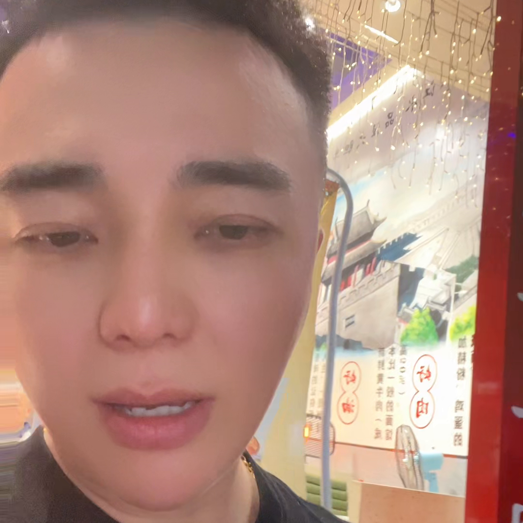 来汪大胆胡辣壳豆干面来了……味道牛逼克拉斯！不好吃D我...