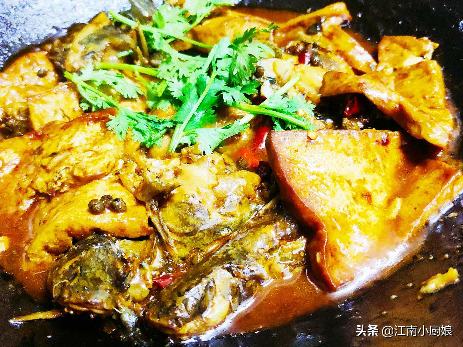 麻辣鲜香的地锅昂刺鱼，肉质鲜嫩，豆腐外焦内嫩，非常下饭
