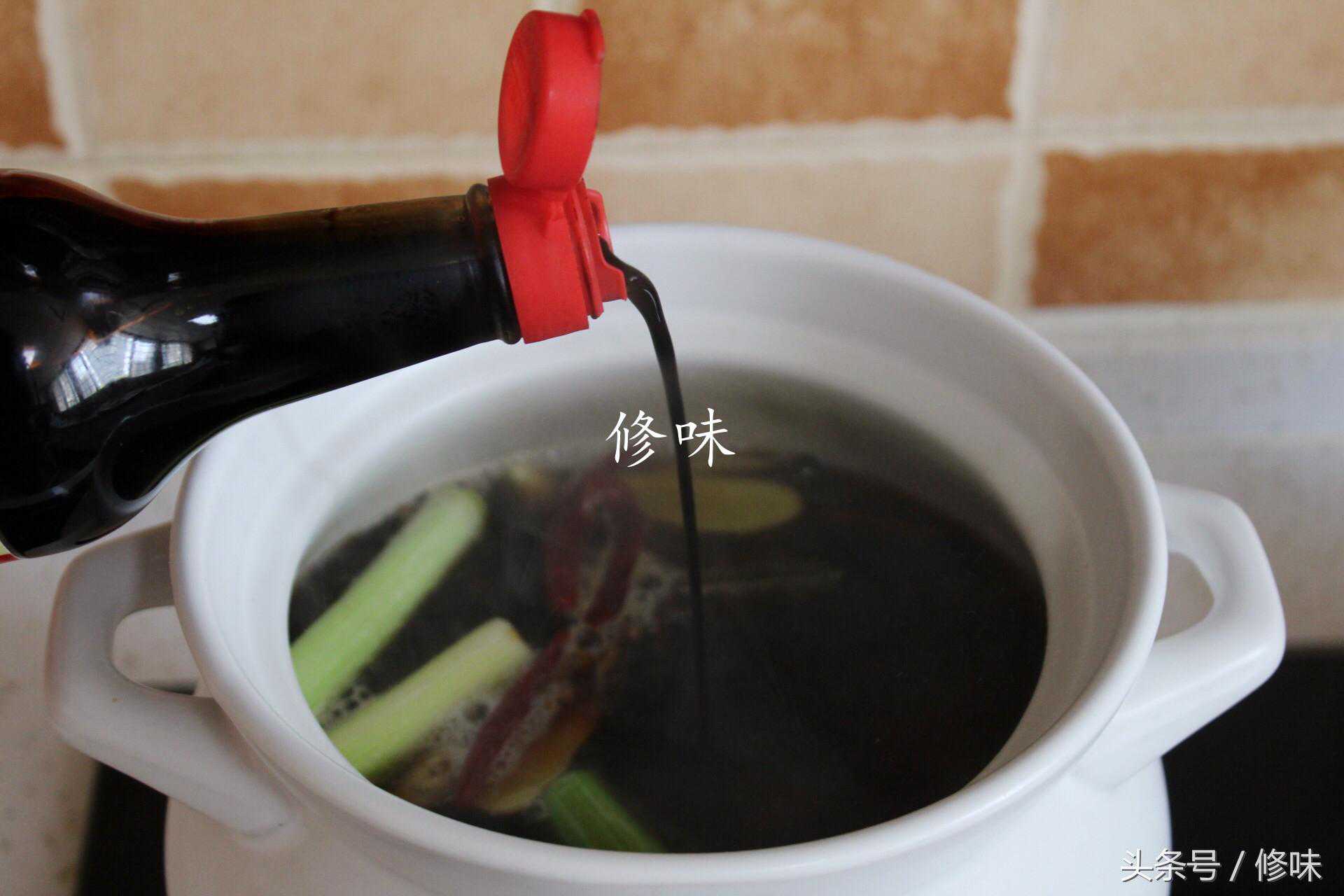 卤排骨，比红烧糖醋都好吃，卤味浓郁，香而不腻，啃起来很过瘾