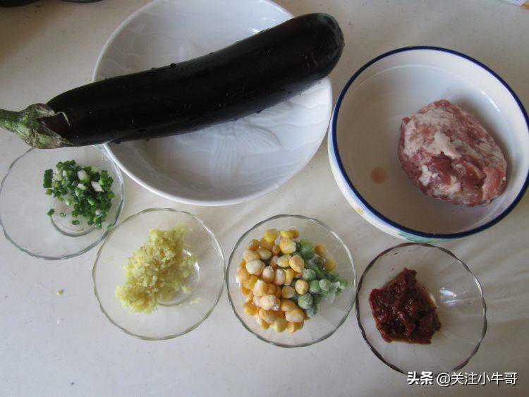 家常特色菜鱼香全茄，不是把茄子切丝而是茄子整个做，今天教你