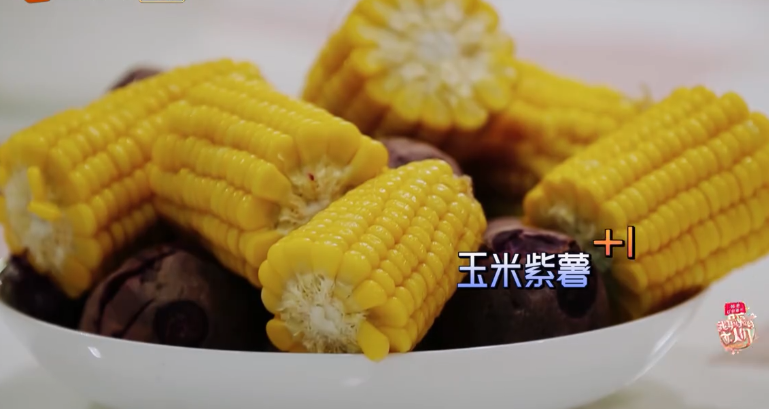 巴基球：钟丽缇一家拍写真美到犯规，别人的49岁和你的49岁差在哪