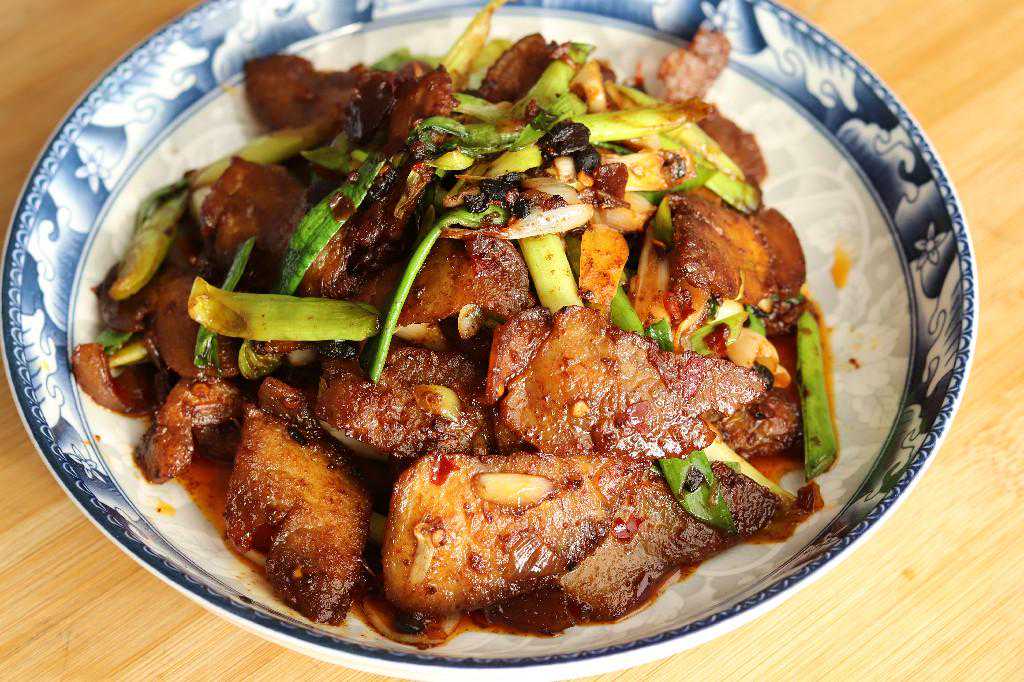 做回锅肉，选五花肉还是二刀肉？选错的人不少，大厨教你正确做法