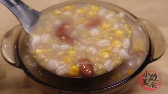 东北人爱不释手的大碴粥，软烂粘稠又营养，天冷来一碗全身都舒服
