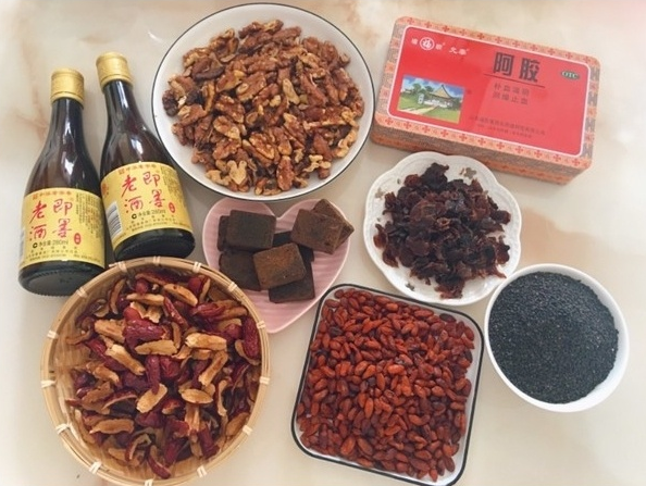 在家自制阿胶膏，别光喂娃了，即使当了妈，女人也要对自己好一点