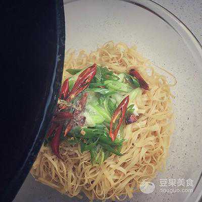 炝拌干豆腐丝的做法