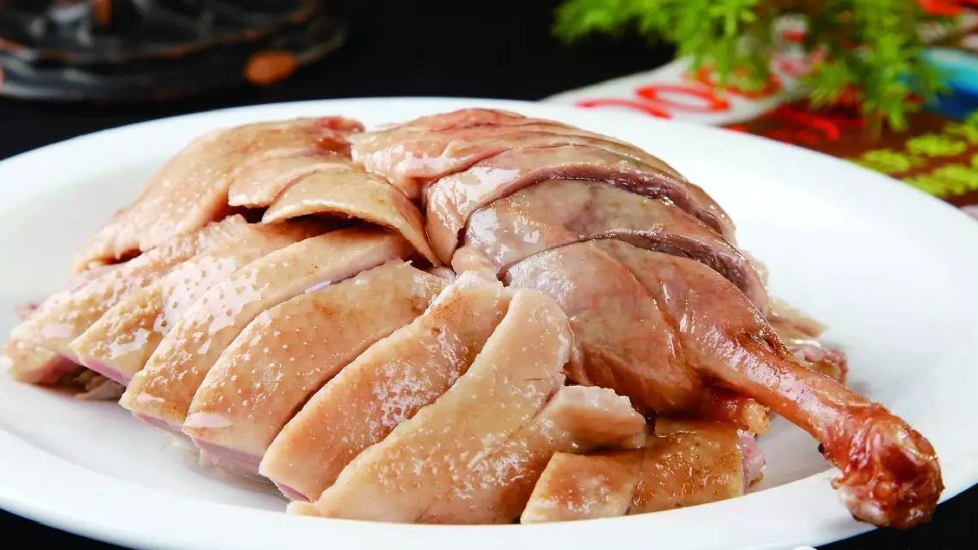 大厨教你正宗湛江“白切鸭”家庭式做法，肉质嫩滑清甜，收藏了