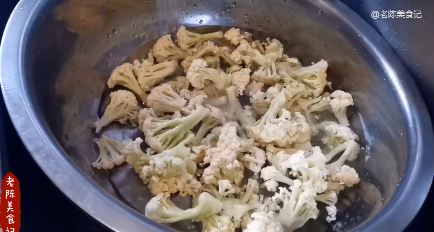 老陈美食：花菜别炒了，教你凉拌更美味，口感清爽营养下饭