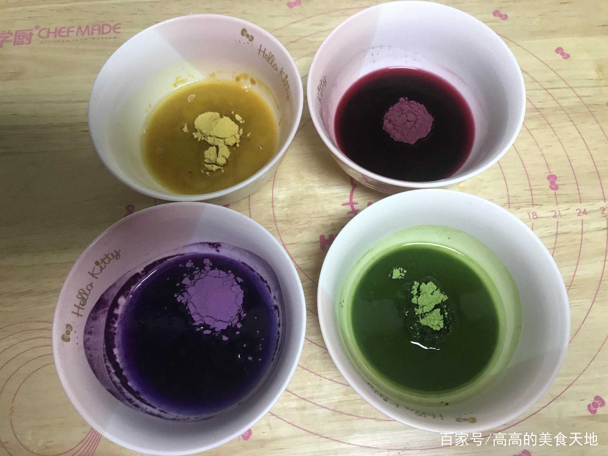 彩色面片自己做，只需筷子一夹，筋道滑爽，操作简单，好看有营养