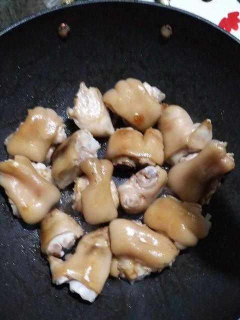 猪身上这部位“肉少”还贵，不少人抢着吃，全是胶原蛋白，绝了