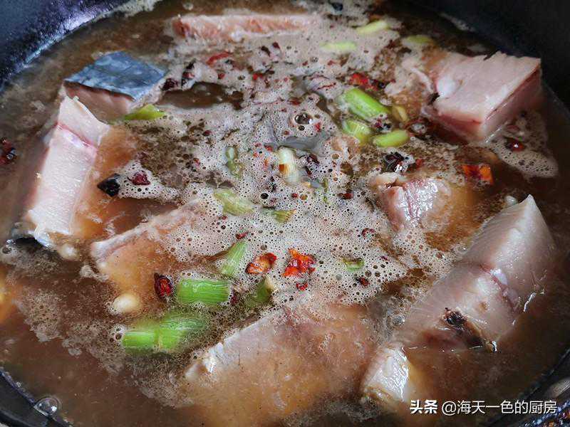 海鱼别再清蒸了，试试这做法，味道香浓，汤汁鲜美真好吃