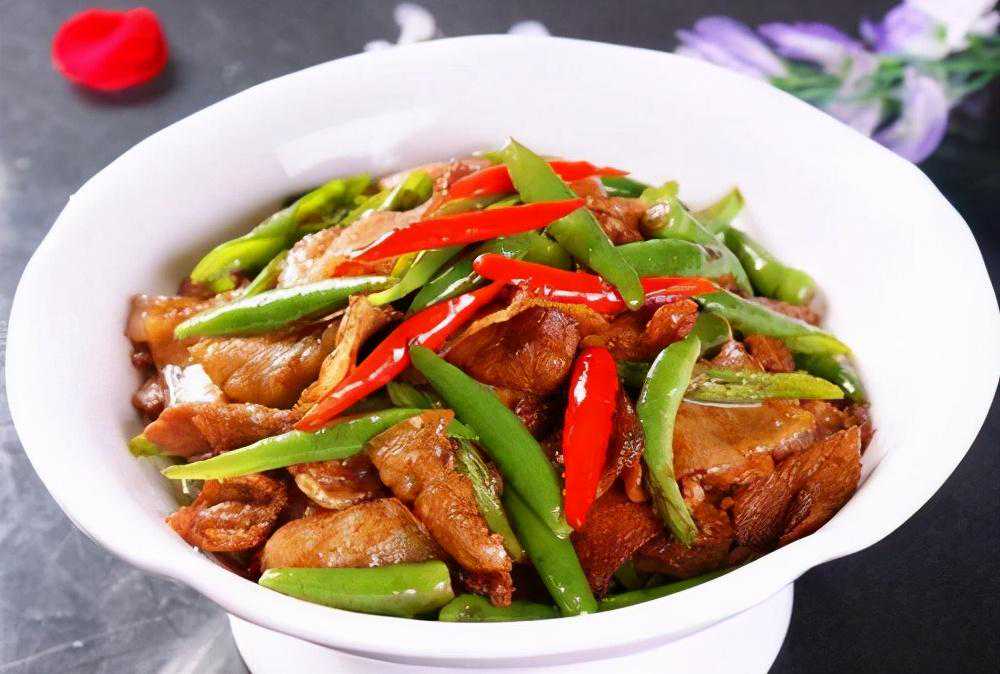 辣椒炒肉，肉片发柴嚼不动，教你饭店不外传的诀窍，肉片入口即化