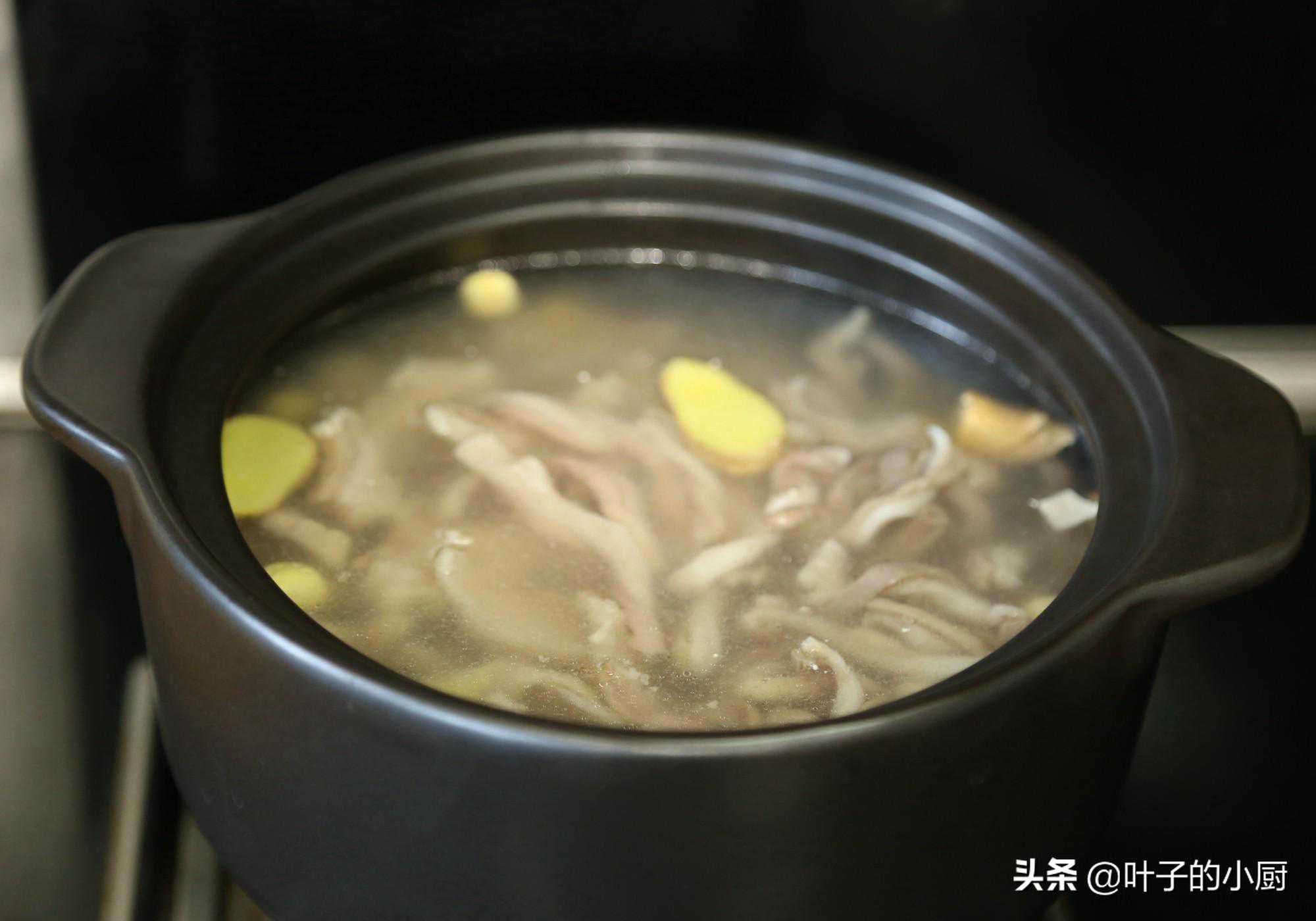 四神猪肚汤，中医著名养生方，夏季保护脾胃，此汤不可少
