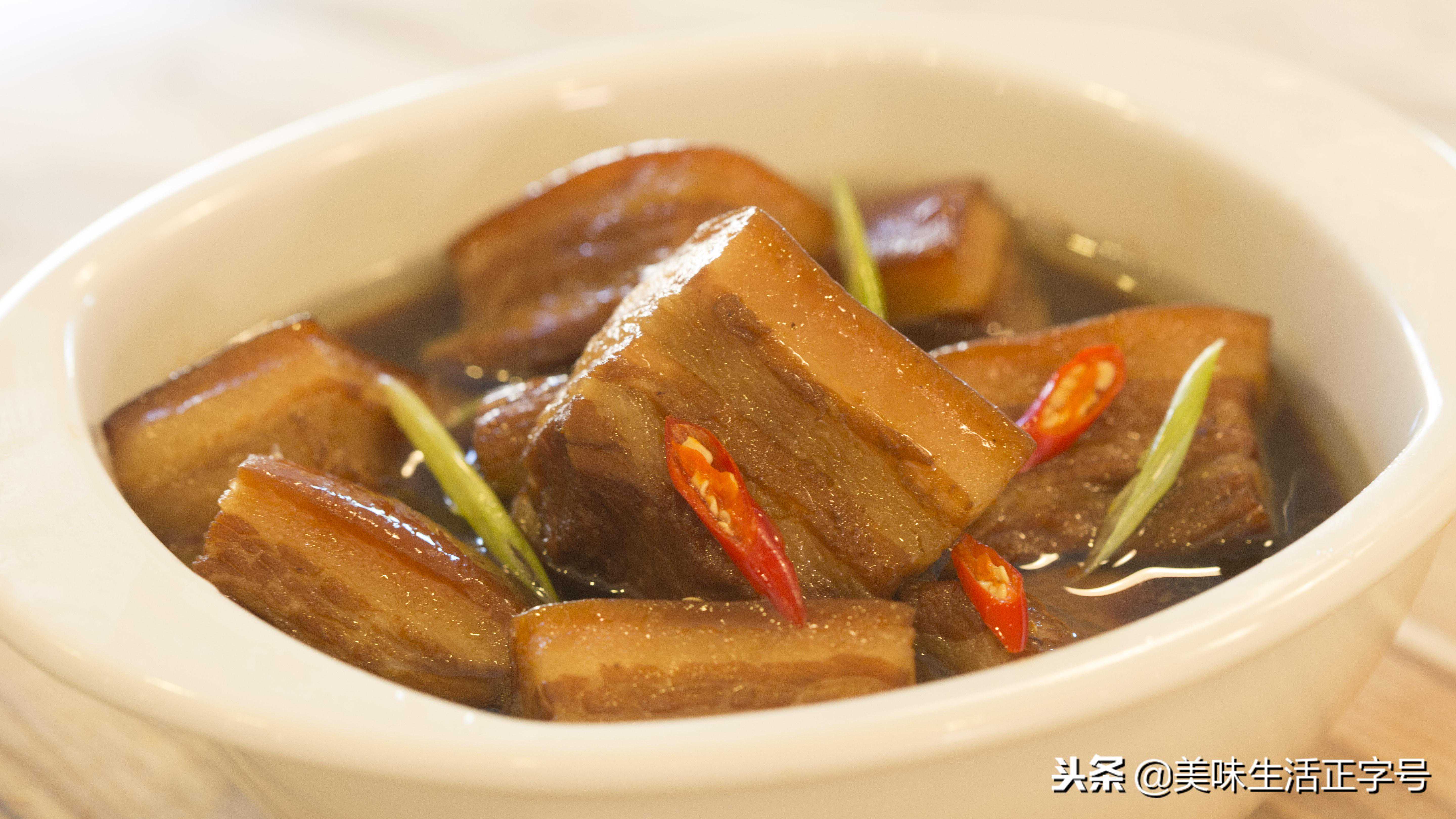 祖传“冰糖红烧肉”，一勺酱汁特下饭，肉质Q弹好美味！必学菜谱