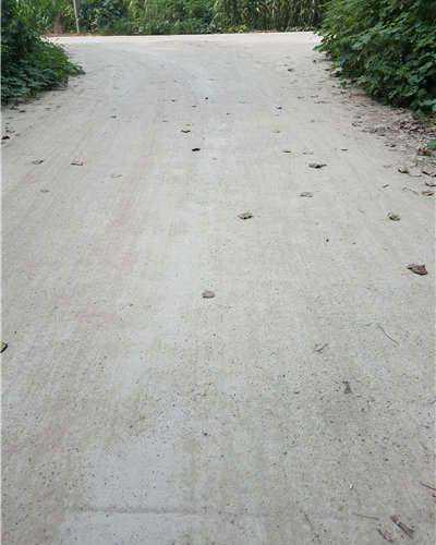砼路面、地面施工后表层翻砂如何处理？修补材料哪有？