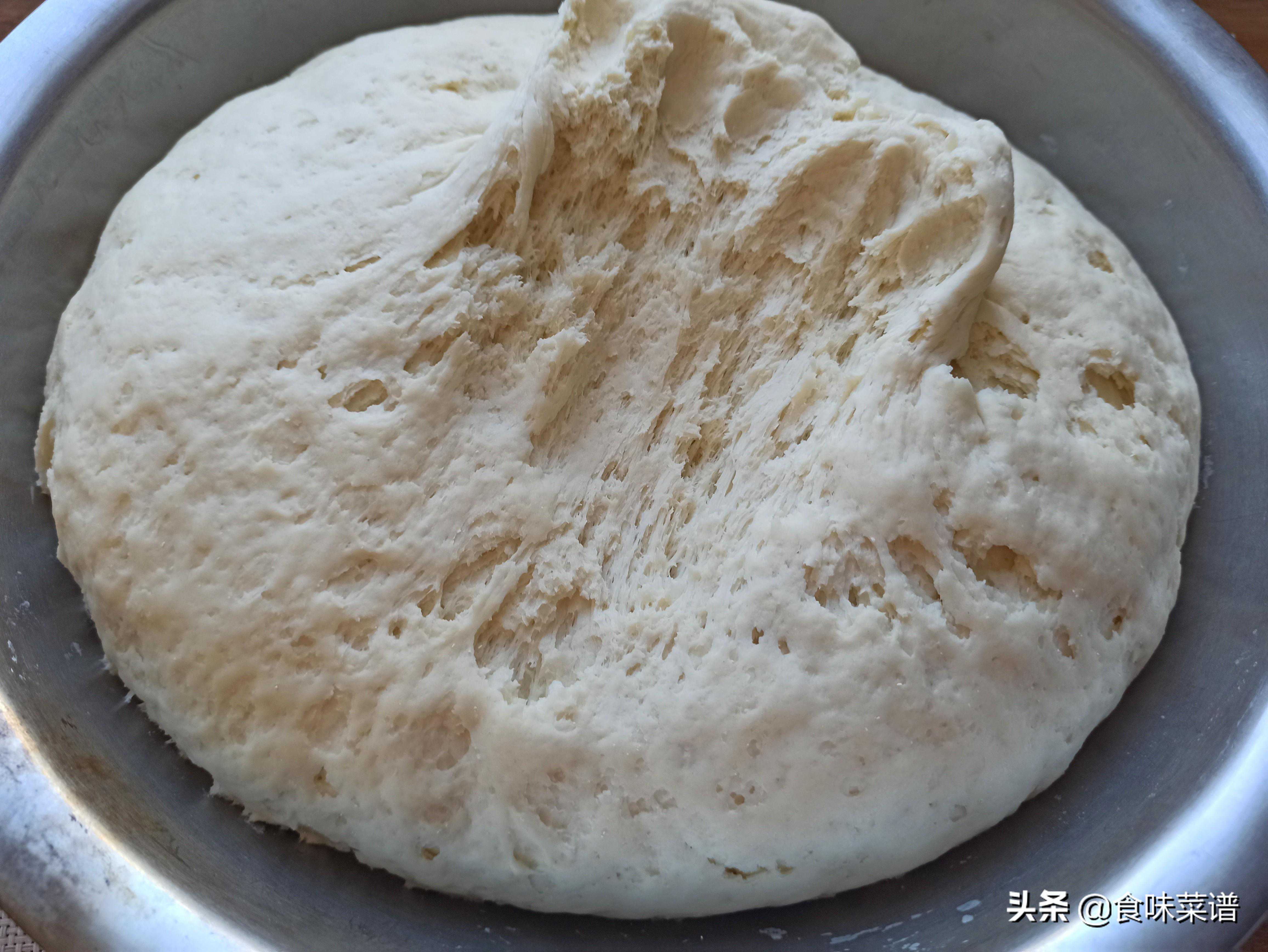 蒸包子的家常做法，教你从和面、调馅到出锅，步骤详细，一次成功