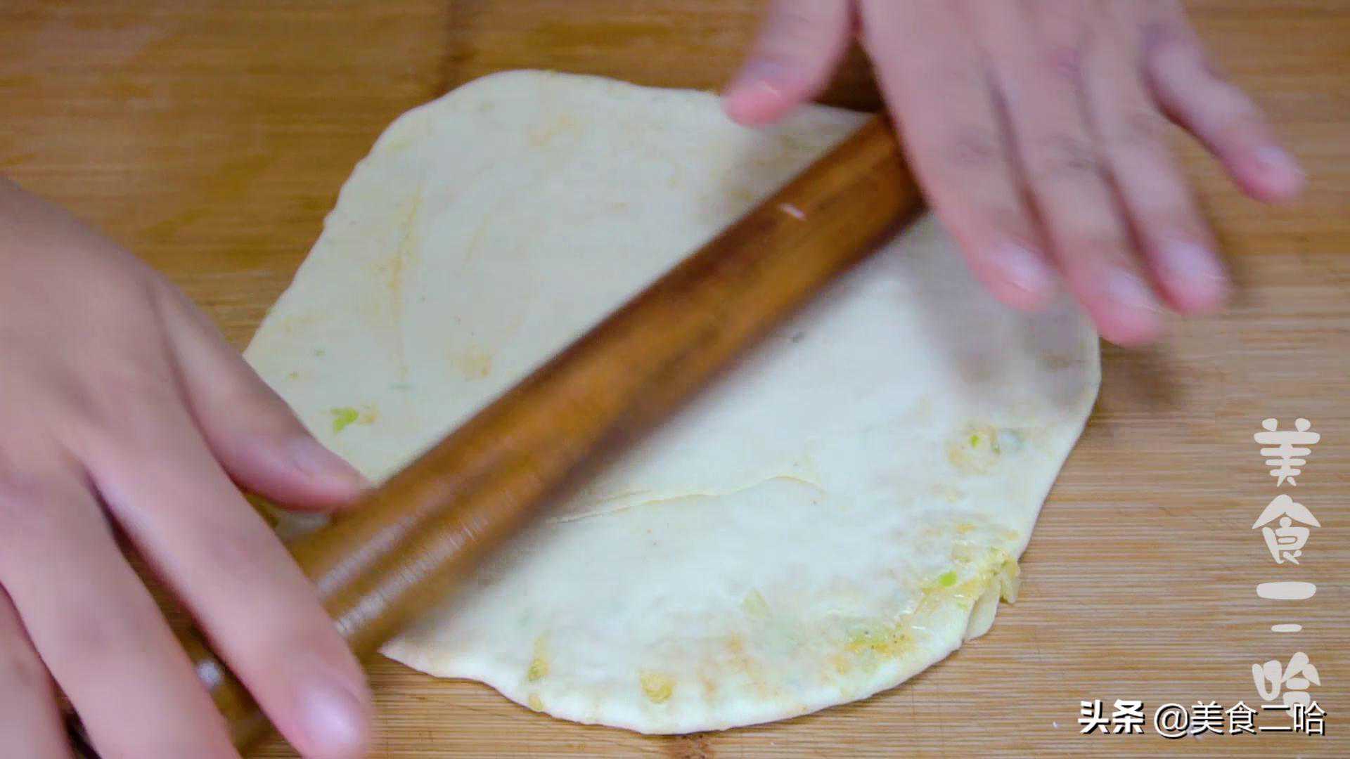 葱花饼怎么做千层？把最重要的出层手法告诉你，凉了也不发硬