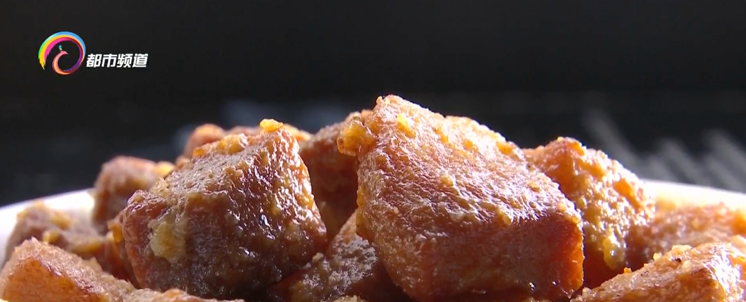 高汤、豌豆尖、鲜肉、脆哨！这碗卤饵丝太香！每天卖上百碗！