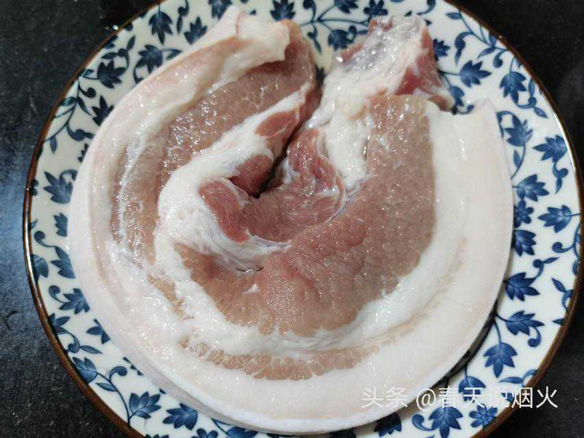 白切五花肉比红烧简单，原汁原味，湛江人吃了几十年的老味道