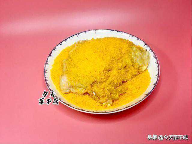 我做的奥尔良炸鸡，鸡肉外酥里嫩，鲜嫩多汁，邻居闻味找来要配方