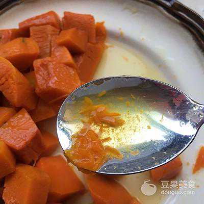 低头弄莲子，莲子知几许？