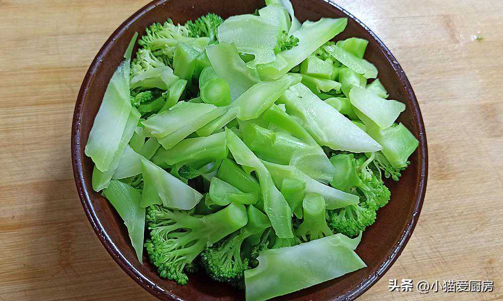 西兰花这种做法，我家一周吃7次，低脂健康营养味美，孩子超爱吃