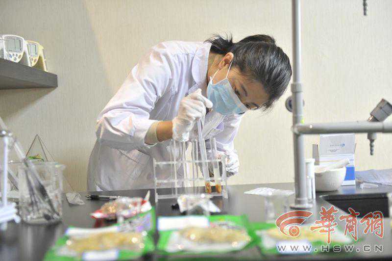 袋装卤制品亚硝酸盐、双氧水超标？吃了会得癌？来看实验结果