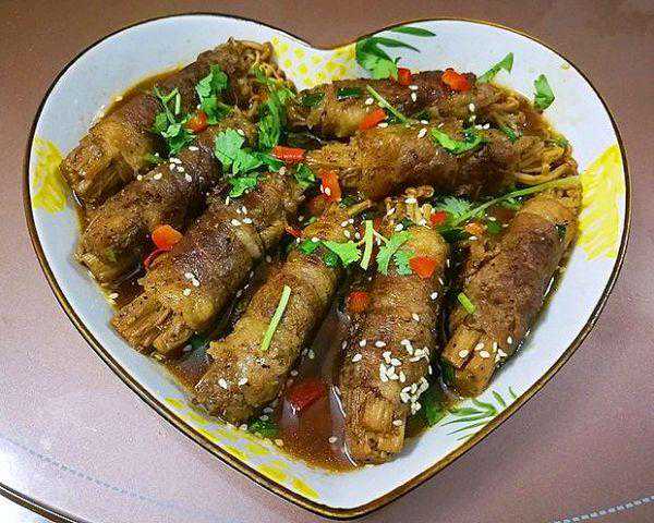 在（地域），有种美味叫煎金针菇肥牛卷-黑胡椒汁