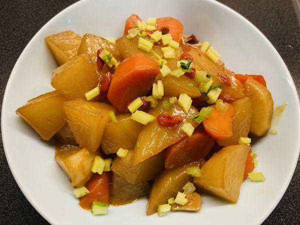 料足口感好，你一定喜欢的鸡汤萝卜～没有煲