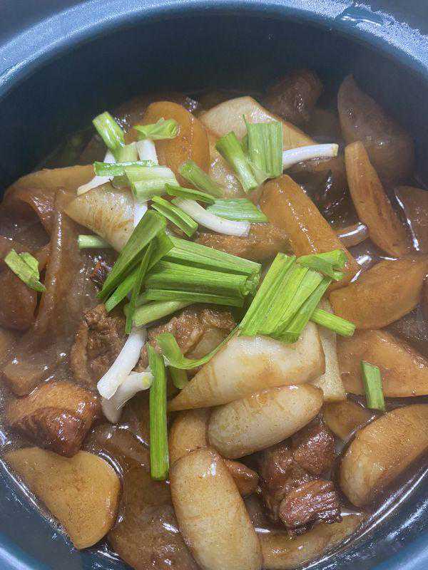 最适合冬天吃的红烧肉萝卜，美味又暖身