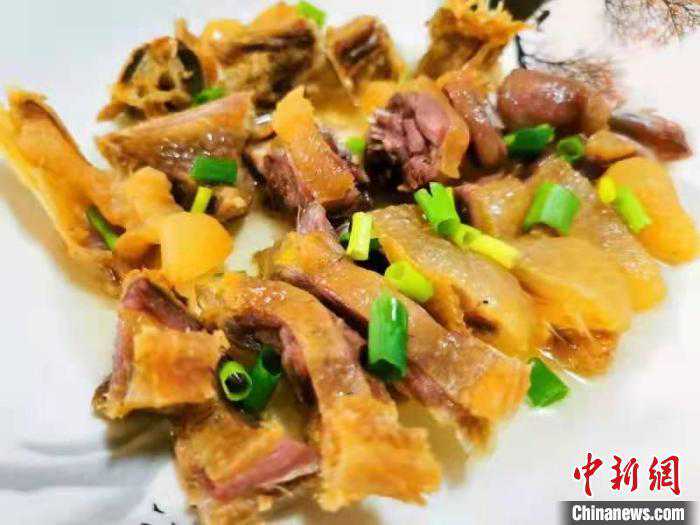 秋冬季节广东侨乡江门恩平腊鸭飘香