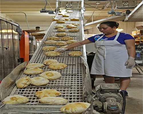 这2家的糯米包油条，极具烟火气息的早餐，久违了的小时候的味道